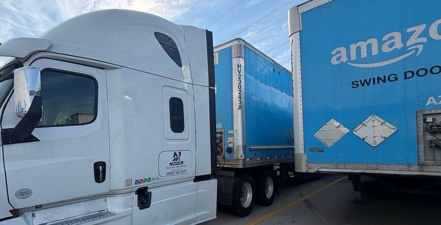 NODIR tractor unit with an Amazon trailer